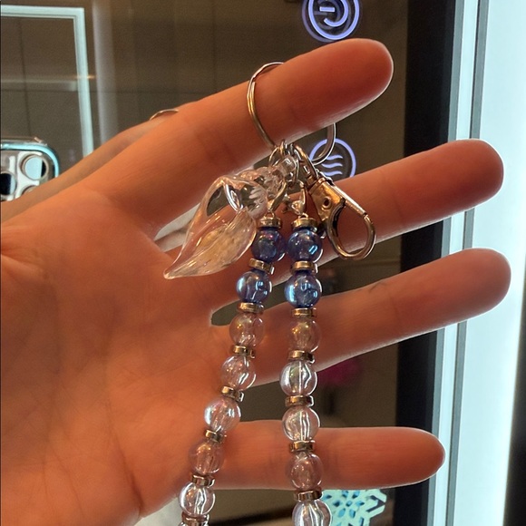 Handmade Iridescent Beaded Keychain with Shell Charm - Picture 2 of 11